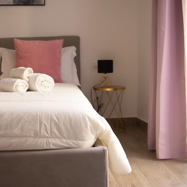 Large room En-suite bathroom